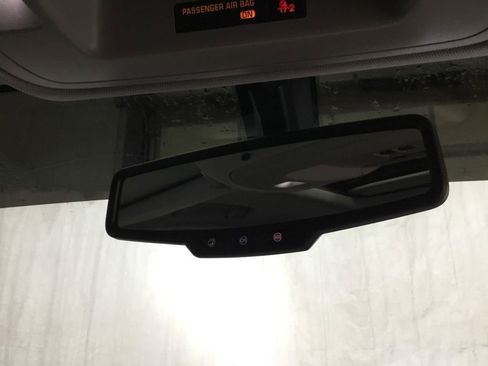 Used 2015 GMC Sierra 1500 SLT w/ SLT Crew Cab Value Package image 34