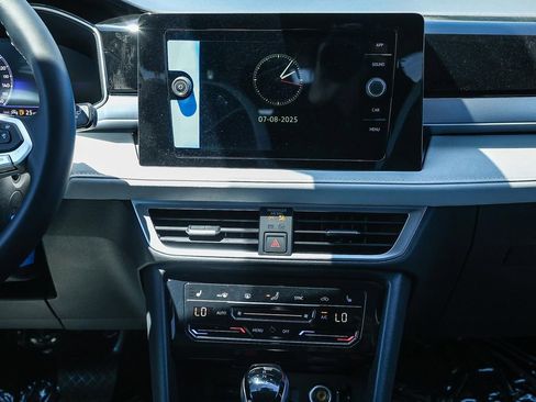 New 2025 Volkswagen Taos SE image 27