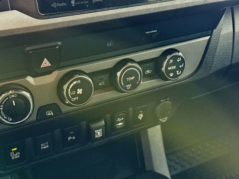 Certified 2019 Toyota Tacoma TRD Sport w/ Technology Package image 13