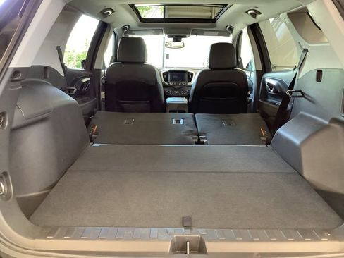Used 2024 GMC Terrain SLT w/ Elevation Edition AWD/4WD image 15