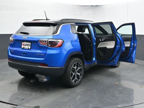Used 2025 Jeep Compass Limited AWD/4WD image 58