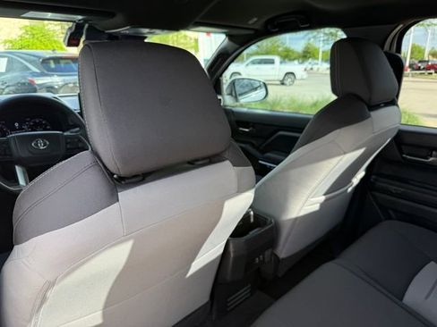 Used 2025 Toyota Tacoma TRD Off-Road image 25