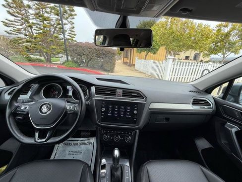 Used 2018 Volkswagen Tiguan SE AWD/4WD image 45