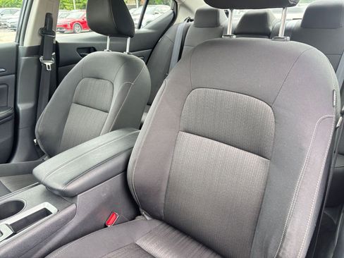 Used 2025 Nissan Altima 2.5 SV FWD image 36
