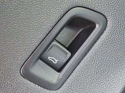 Used 2024 Volkswagen Atlas SEL Premium R-Line image 26