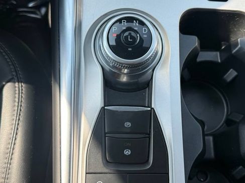 Used 2023 Ford Explorer XLT w/ Equipment Group 202A AWD/4WD image 31