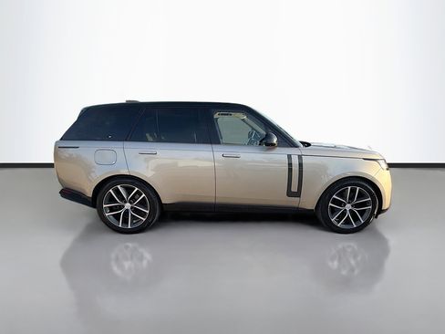 Used 2025 Land Rover Range Rover SE image 6