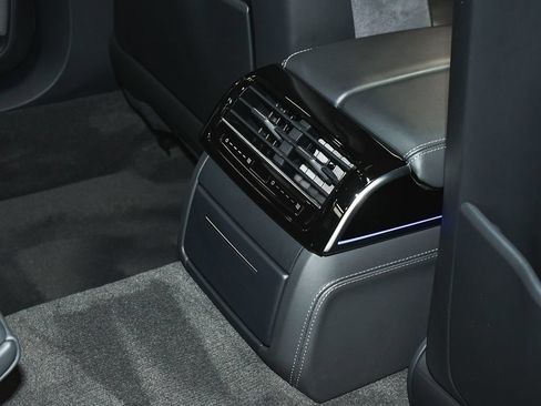 Used 2023 Audi S8 w/ S8 Executive Package AWD/4WD image 60