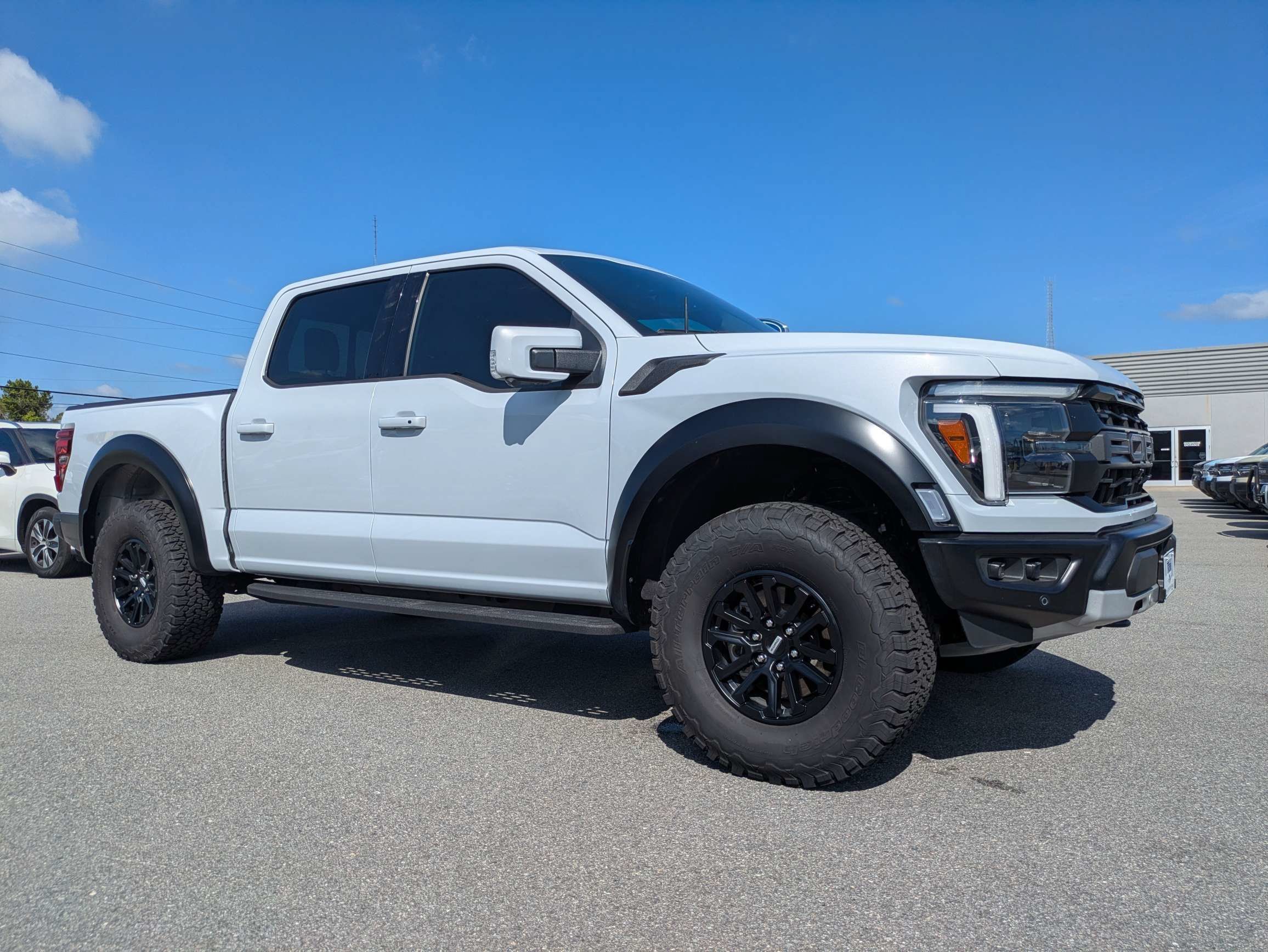 Used 2025 Ford F150 Raptor AWD/4WD image 2