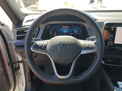 Certified 2025 Volkswagen Atlas Cross Sport SE w/ Panoramic Sunroof Package FWD image 25