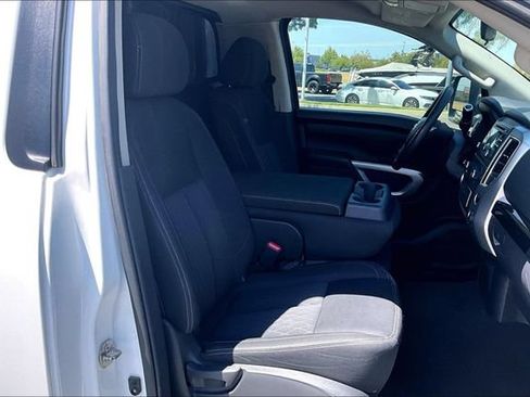 Used 2017 Nissan Titan SV RWD image 7