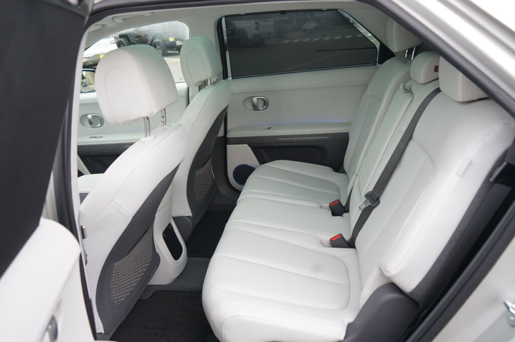 Certified 2024 Hyundai Ioniq 5 Limited AWD/4WD image 18