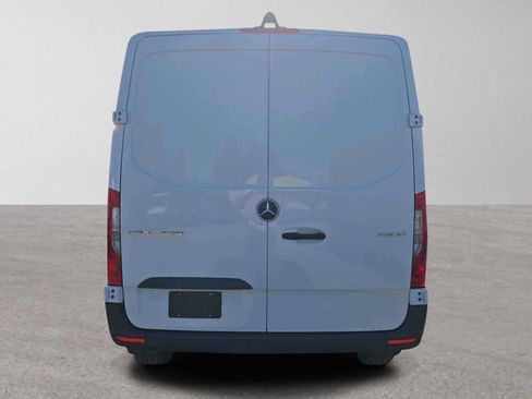 Used 2025 Mercedes-Benz Sprinter 2500 image 4