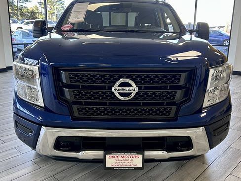 Used 2021 Nissan Titan SV w/ SV Convenience Package image 2