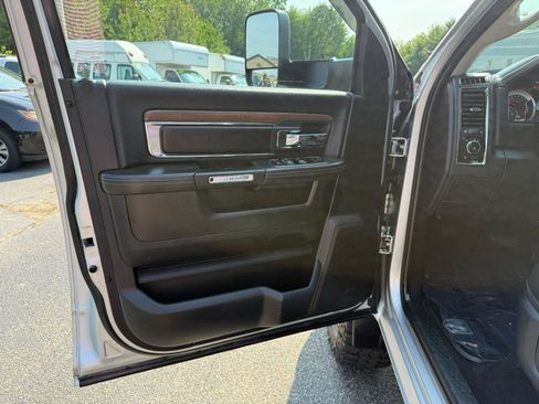 Used 2018 RAM 2500 Laramie w/ Sport Appearance Group AWD/4WD image 28