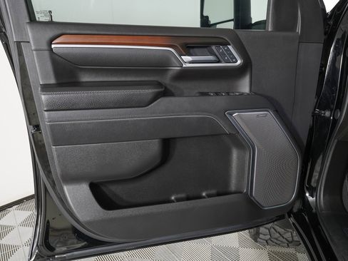 Used 2025 GMC Sierra 2500 Denali w/ Denali Reserve Package image 15