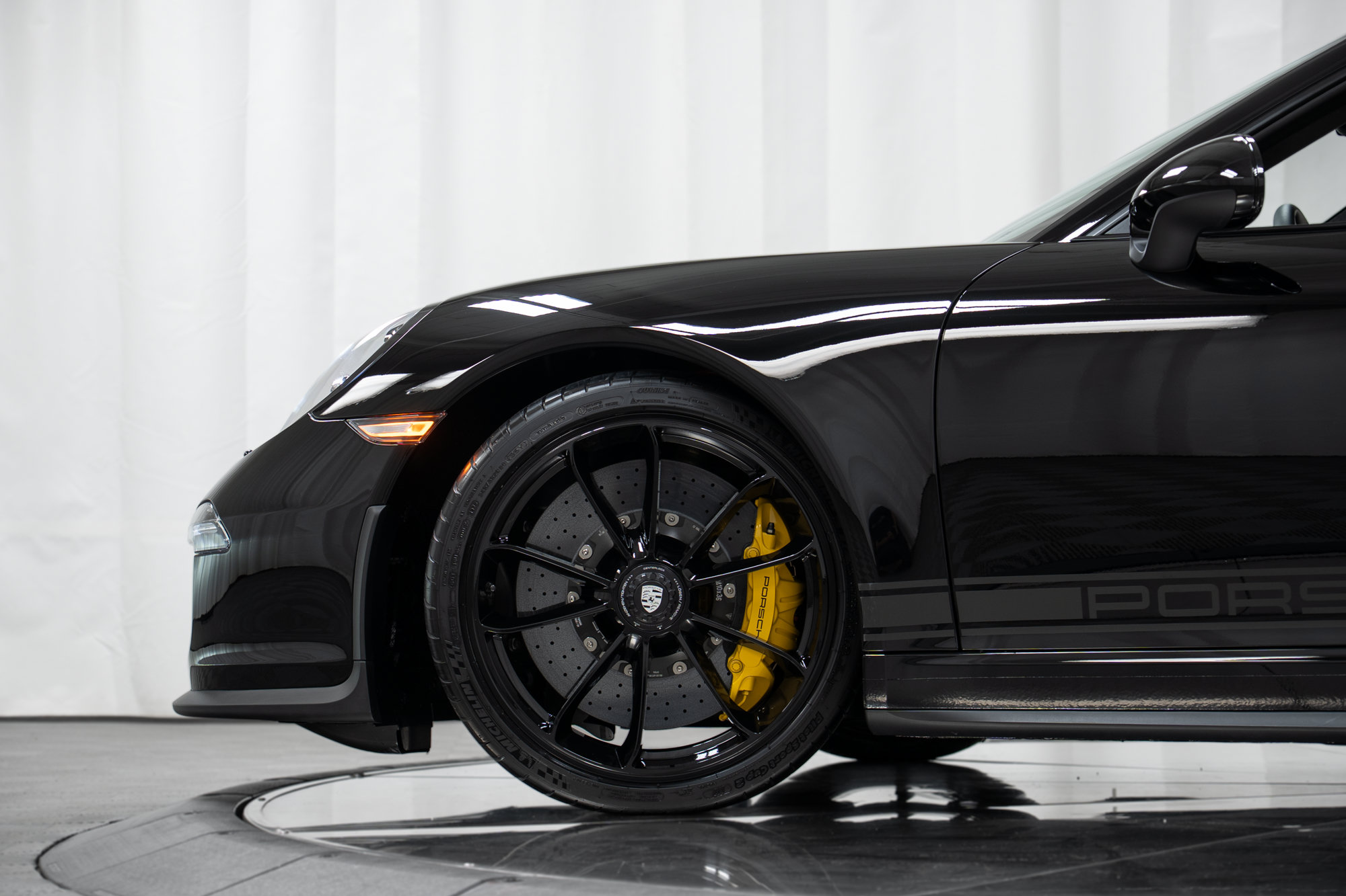 Used 2016 Porsche 911 R RWD image 59