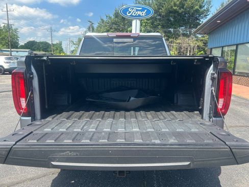 Used 2021 GMC Sierra 1500 SLT w/ SLT Premium Package AWD/4WD image 9