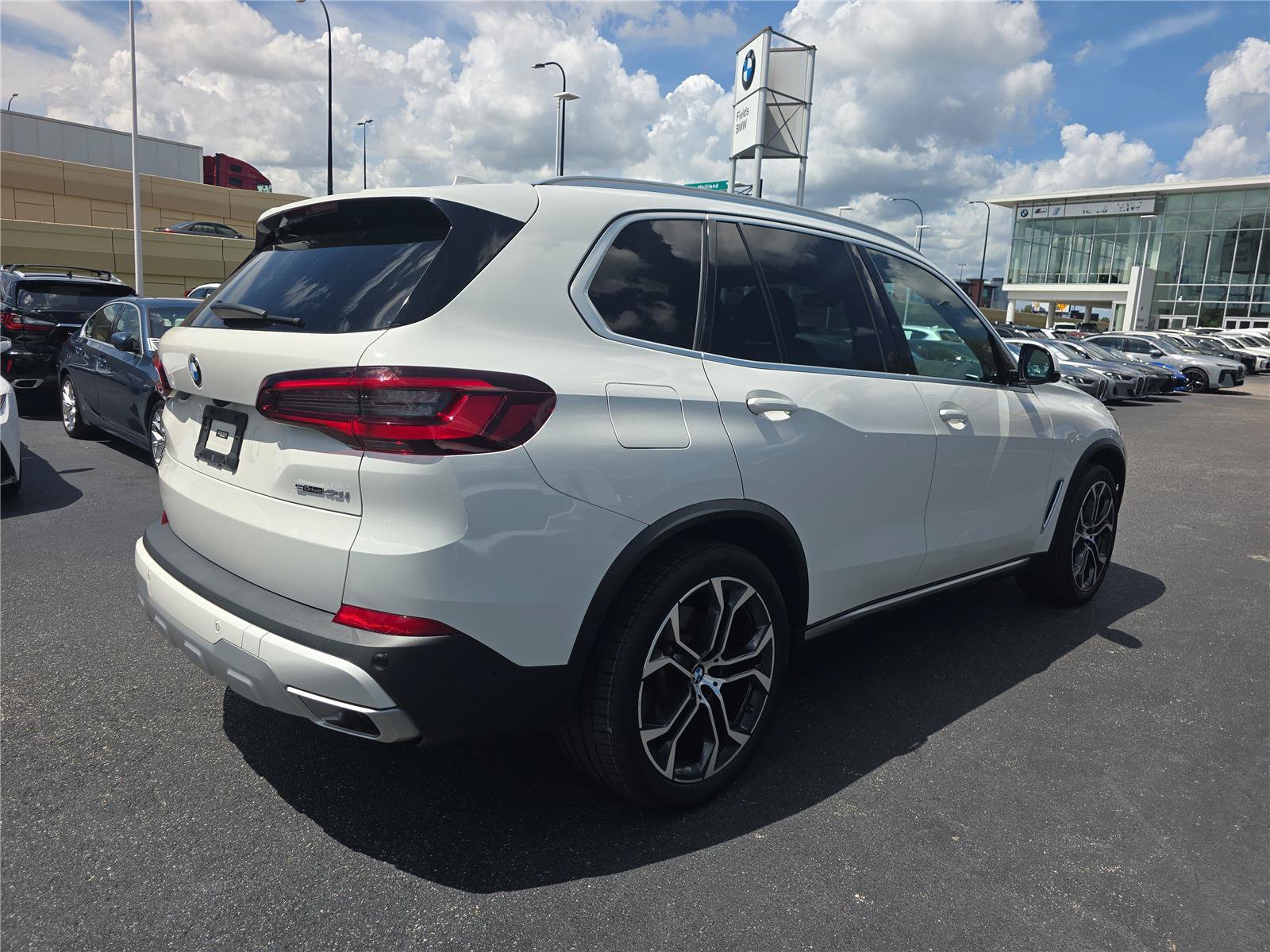 Certified 2023 BMW X5 sDrive40i w/ Climate Comfort Package RWD image 3