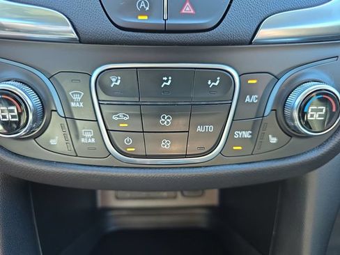 Used 2024 Chevrolet Equinox LT AWD/4WD image 23
