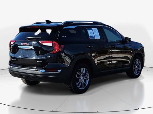 Used 2024 GMC Terrain SLT image 5
