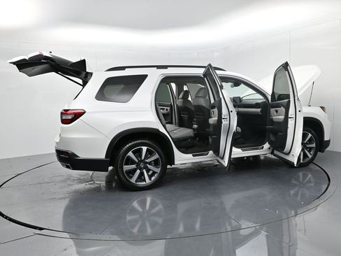 Used 2025 Honda Pilot Touring image 72