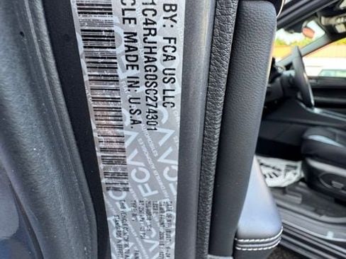 Used 2025 Jeep Grand Cherokee Laredo X w/ Luxury Tech Group I image 50