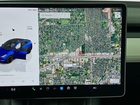 Used 2024 Tesla Model Y Performance image 21