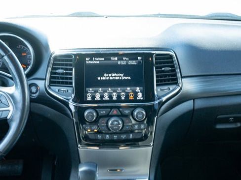 Certified 2021 Jeep Grand Cherokee Laredo X image 29