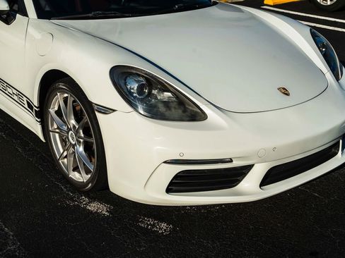 Used 2017 Porsche 718 Boxster RWD image 13