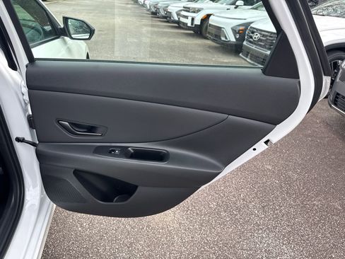 New 2026 Hyundai Elantra SEL Sport Premium FWD image 17