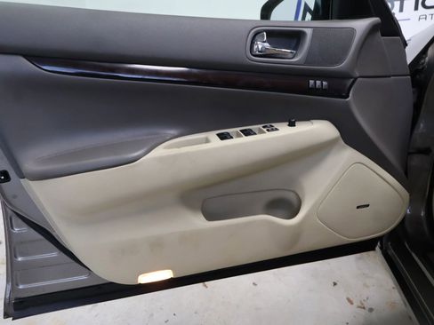 Used 2011 INFINITI G37 Journey w/ Premium Pkg image 13