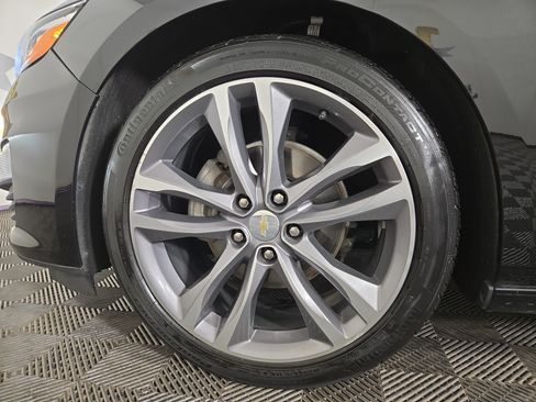 Used 2023 Chevrolet Malibu LT FWD image 36