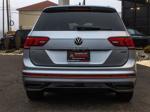 Used 2022 Volkswagen Tiguan SE R-Line AWD/4WD image 5