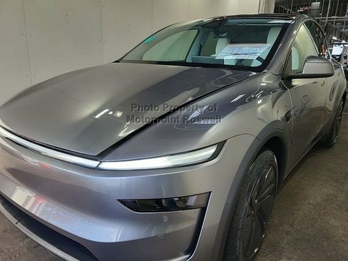Used 2026 Tesla Model Y Long Range RWD image 2