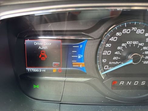 Used 2018 Ford Taurus SEL w/ Equipment Group 201A FWD image 10