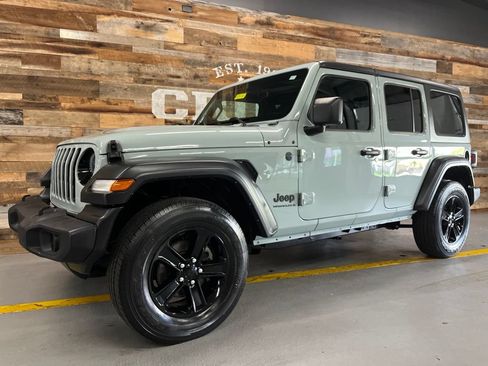 Used 2023 Jeep Wrangler Unlimited Sport AWD/4WD image 51