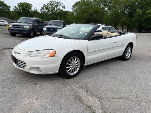 Used 2002 Chrysler Sebring Limited FWD image 1
