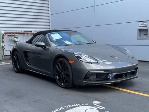 Certified 2025 Porsche 718 Boxster RWD image 7