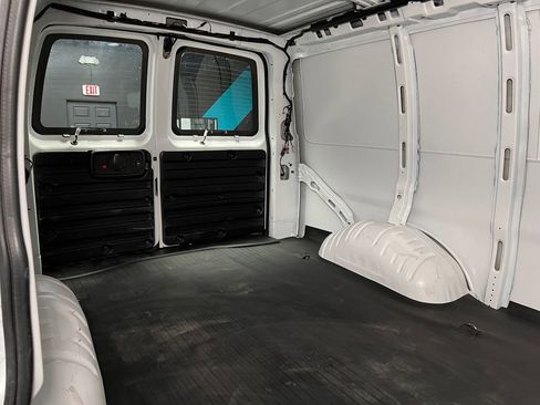 Used 2025 Chevrolet Express 2500 w/ Driver Convenience Package RWD image 17
