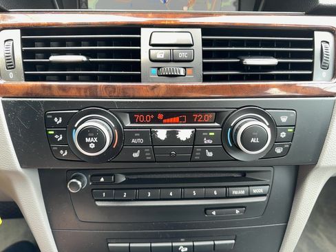 Used 2011 BMW 328i xDrive Sedan AWD/4WD image 10