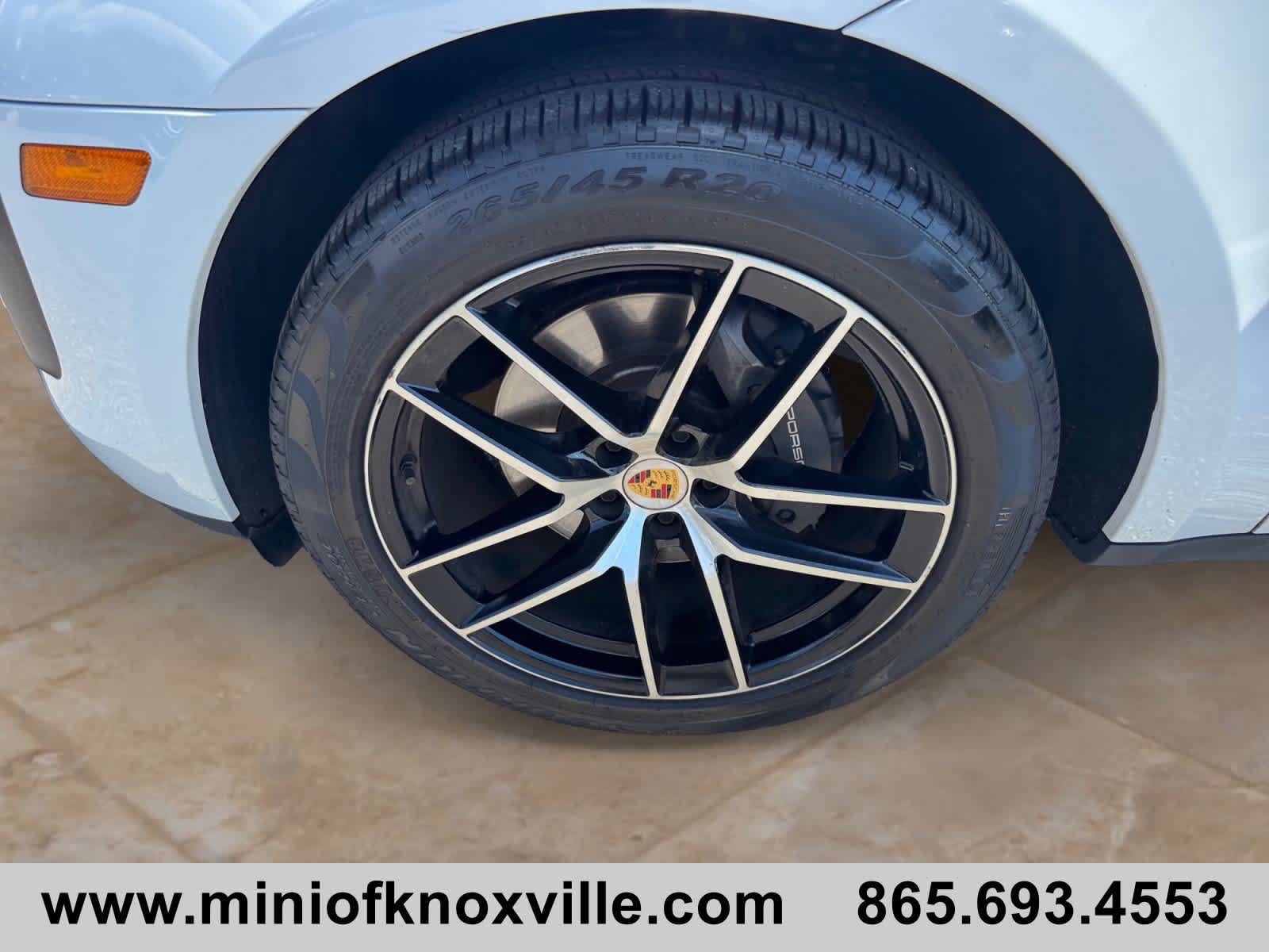 Used 2024 Porsche Macan AWD/4WD image 9
