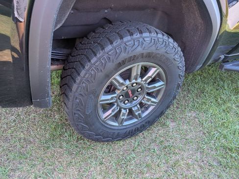 Used 2024 GMC Sierra 1500 AT4X AWD/4WD image 11