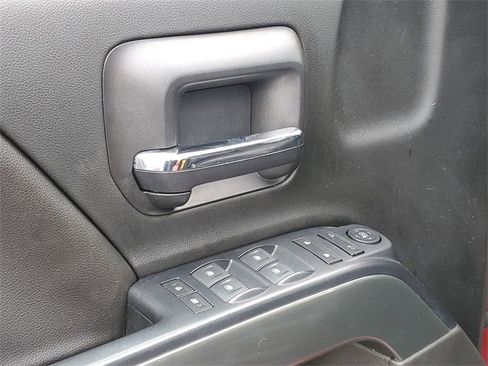 Used 2018 Chevrolet Silverado 1500 LT w/ LT Eassist Package image 21