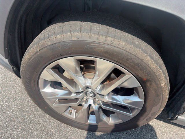 Used 2019 Toyota RAV4 Limited FWD image 15