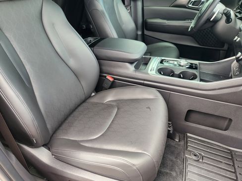 Used 2025 Kia Carnival SX w/ SX Dark Edition Package FWD image 15