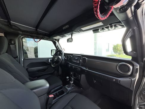Used 2023 Jeep Wrangler Sport AWD/4WD image 18