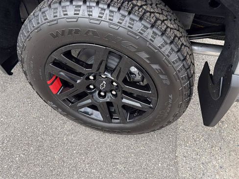 New 2026 Chevrolet Silverado 1500 RST w/ Redline Edition AWD/4WD image 7