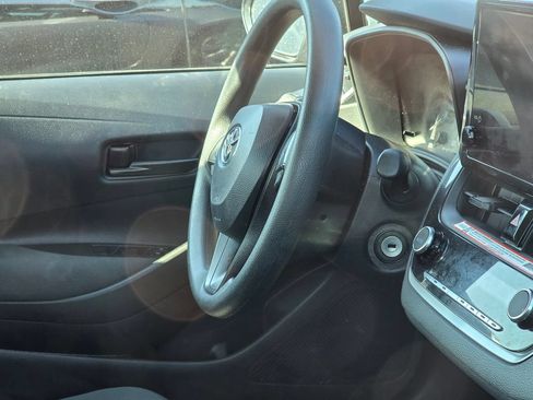Used 2025 Toyota Corolla LE FWD image 17
