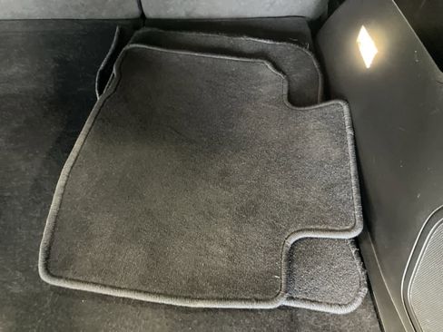 Used 2019 Ford Edge Titanium w/ Cold Weather Package image 32